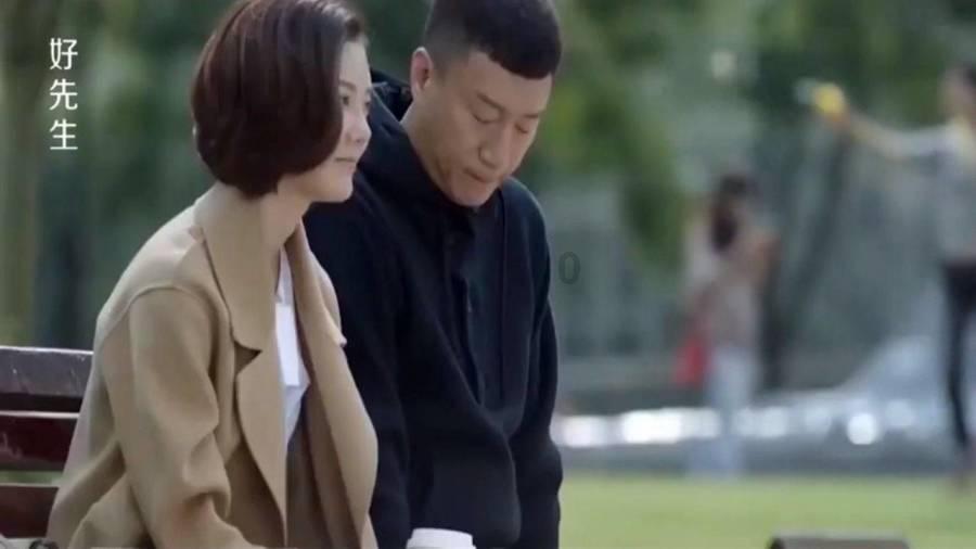 看了74岁的王馥荔和鲍起静，才发现：女人直面衰老，比扮嫩更耐看