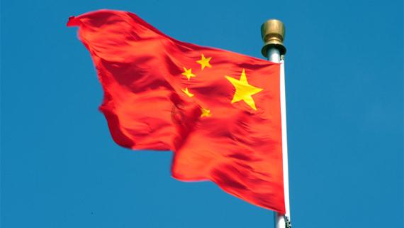 小男孩偷拿了20元钱被妈妈带到派出所，你觉得妈妈的做法会不会太过了？游戏画面